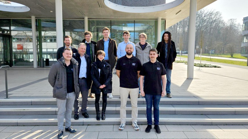 AutoBeam Gruppenbild vor dem AMC