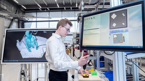 Werkerassistenzsystem mit Aufzeichnung von Bewegungen